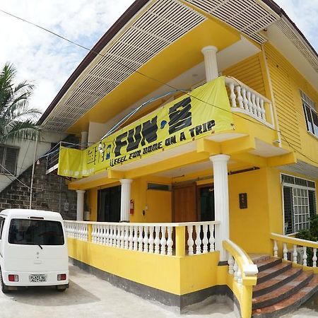 U Feel Fun House Hotel Dumaguete City Exterior photo